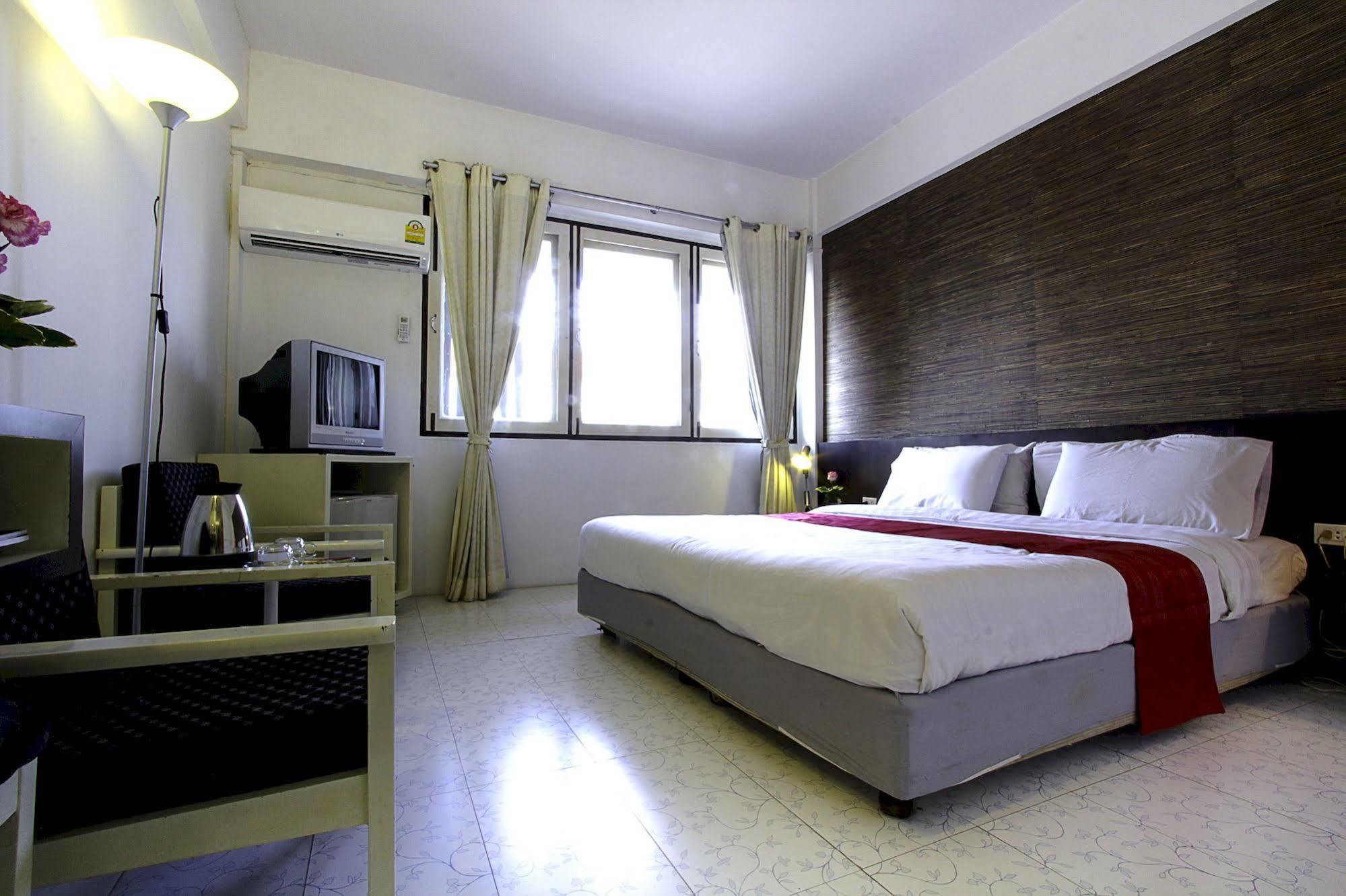 The Ratchathani Hotel Убон Ратчатани Екстериор снимка